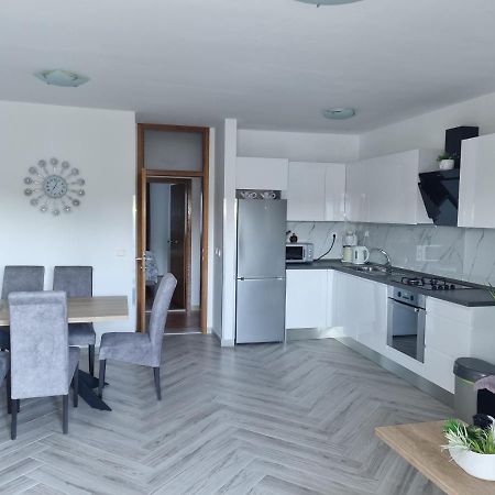 Apartments Ledic Krvavica Eksteriør bilde