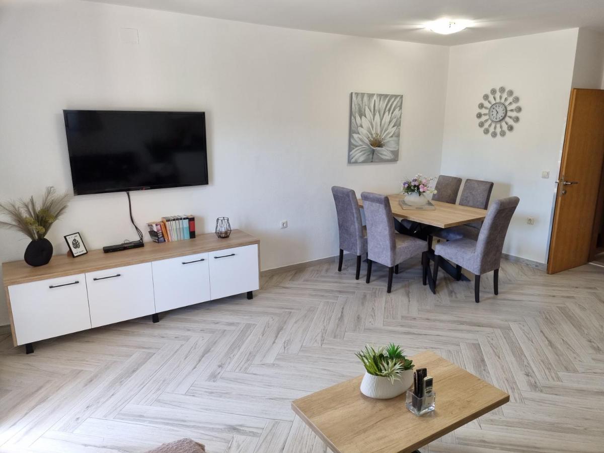 Apartments Ledic Krvavica Eksteriør bilde