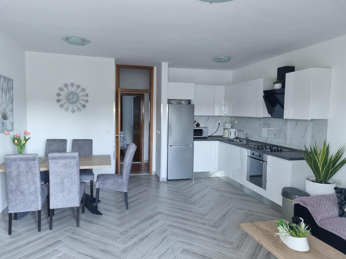 Apartments Ledic Krvavica Eksteriør bilde