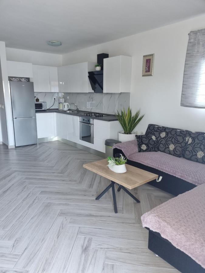 Apartments Ledic Krvavica Eksteriør bilde